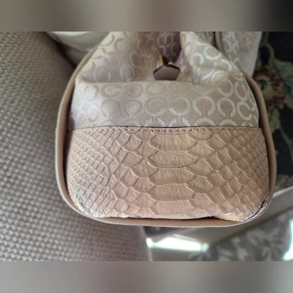 Vintage Coach Madison Phoebe OP Plearlescent Signature Jaquard Shoulder Bag - Picture 6 of 8